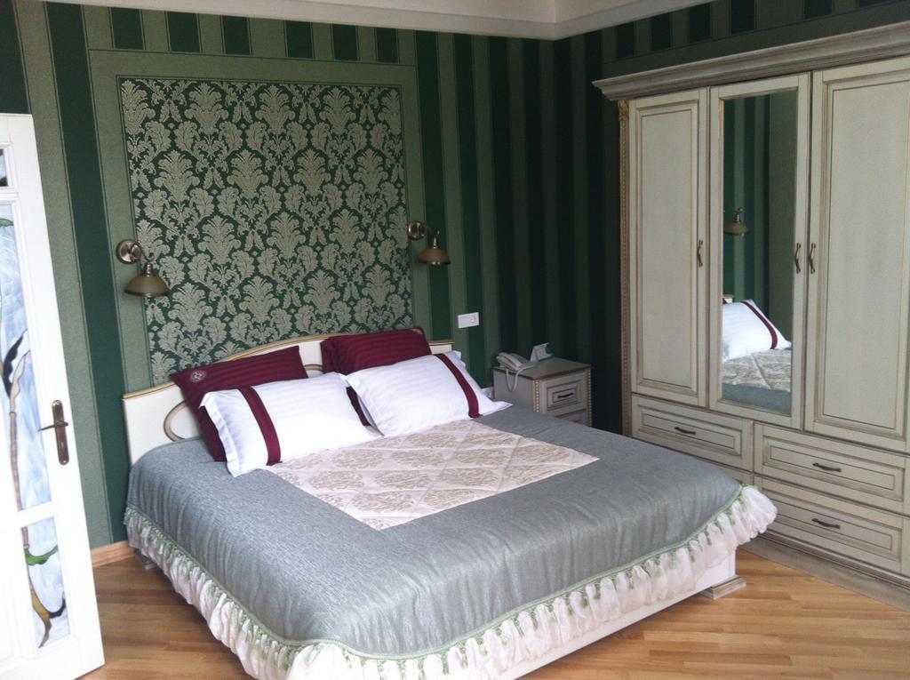 Fontush Boutique Hotel Ivano-Frankivsk Room photo