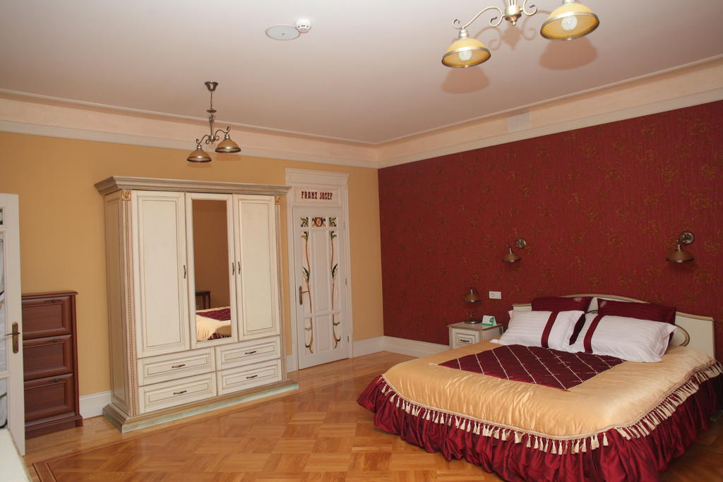 Fontush Boutique Hotel Ivano-Frankivsk Room photo