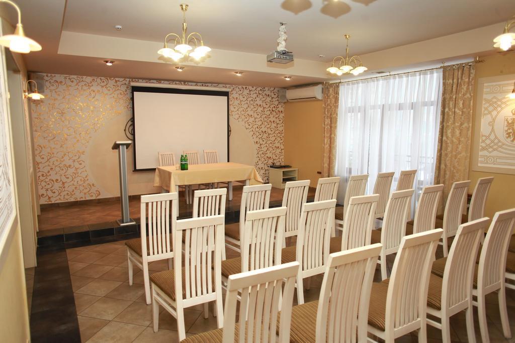 Fontush Boutique Hotel Ivano-Frankivsk Exterior photo
