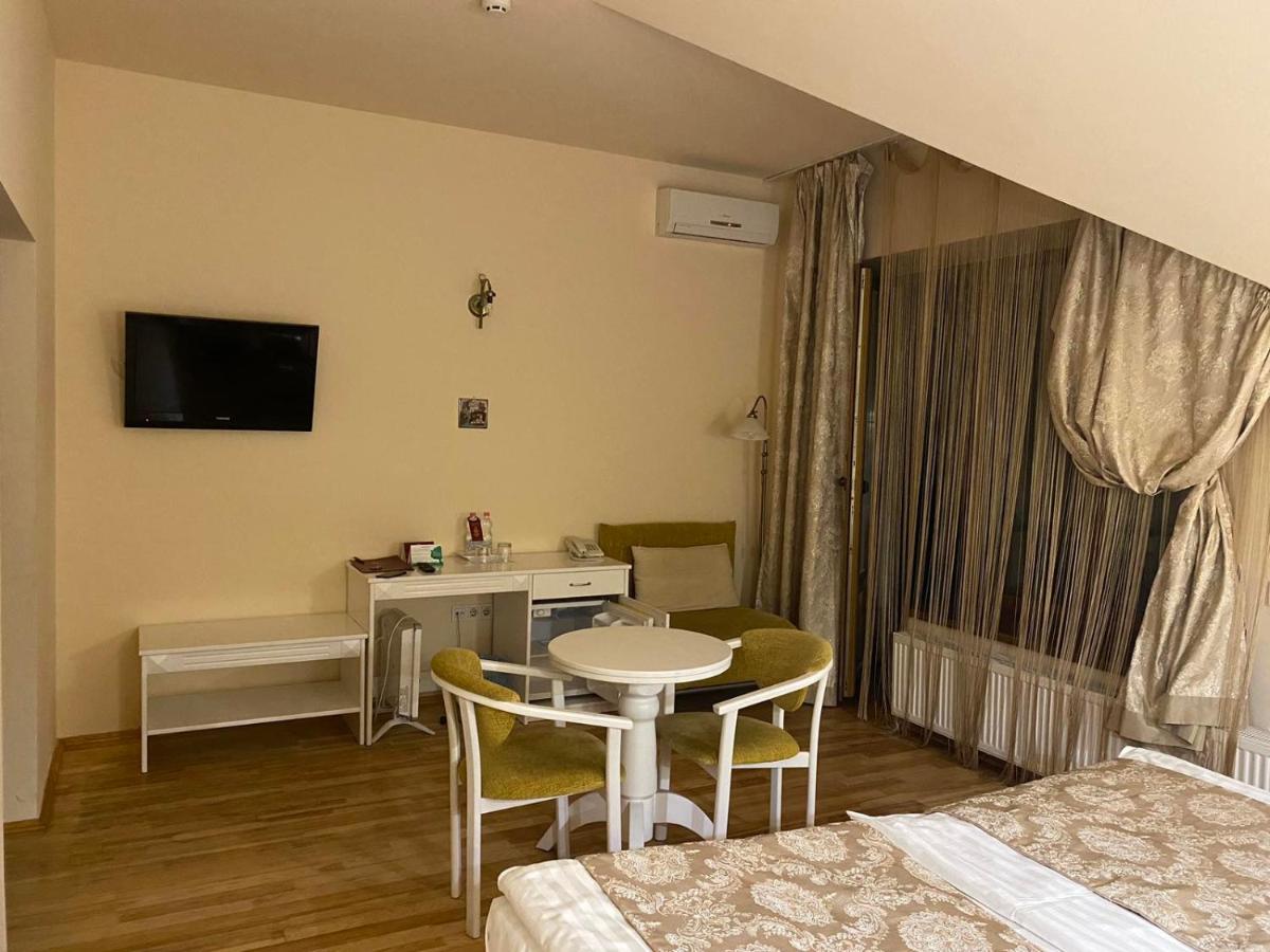 Fontush Boutique Hotel Ivano-Frankivsk Exterior photo