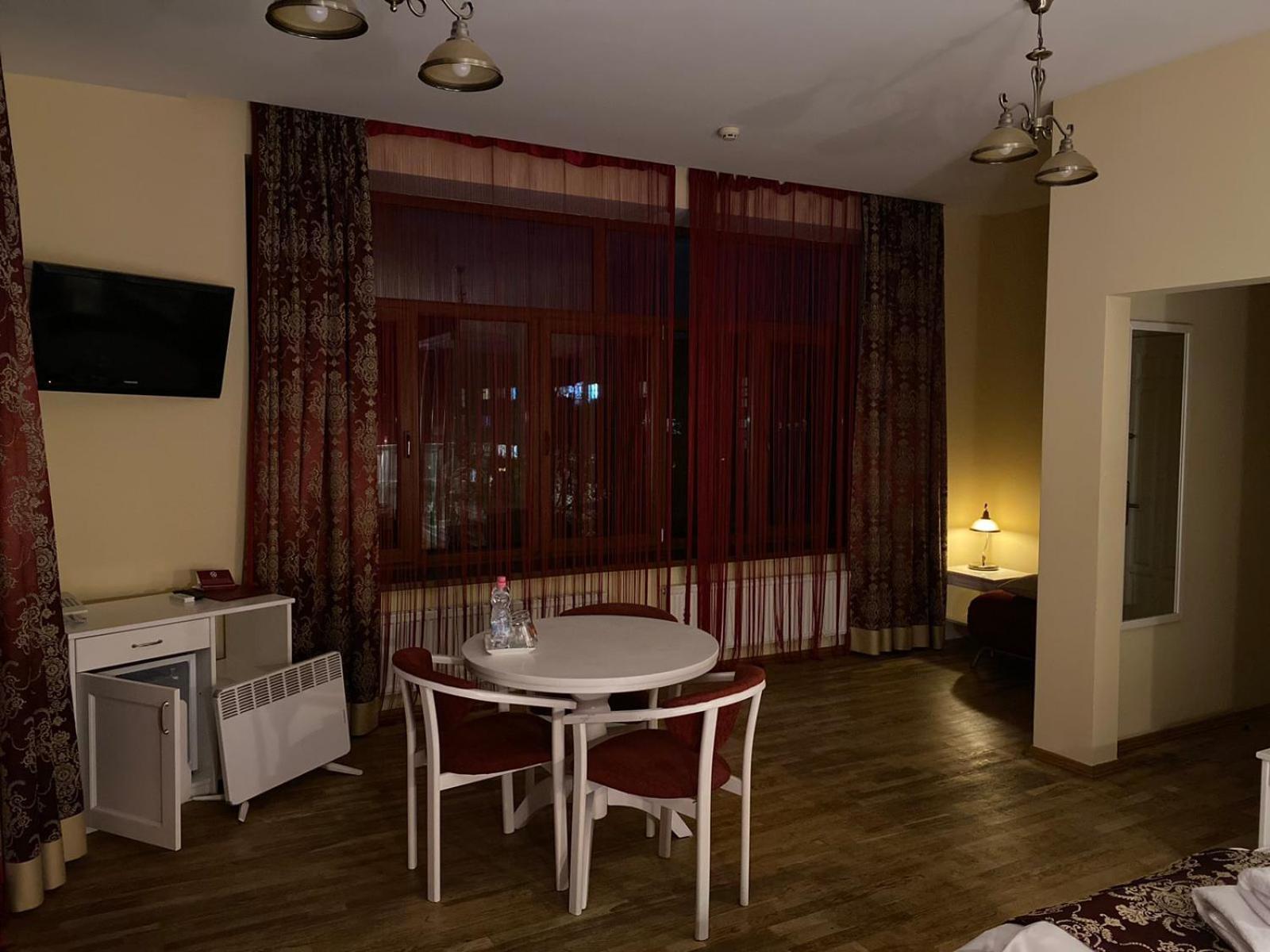 Fontush Boutique Hotel Ivano-Frankivsk Exterior photo