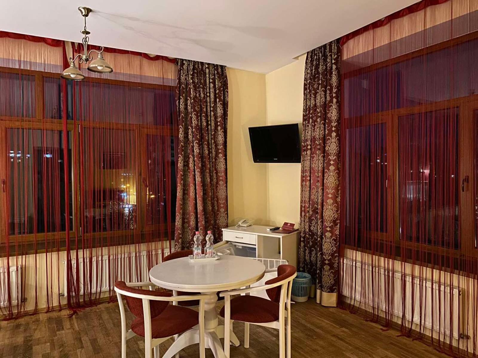 Fontush Boutique Hotel Ivano-Frankivsk Exterior photo